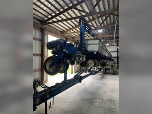 2004 Kinze 3650