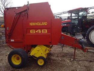 New Holland 648