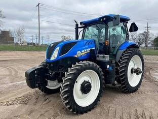 2017 New Holland T7.210