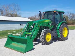 2017 John Deere 6105E