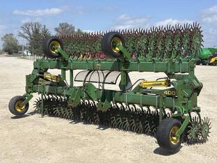 John Deere 400