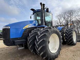 2010 New Holland T9040