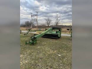2011 John Deere 835