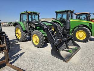 John Deere 7520