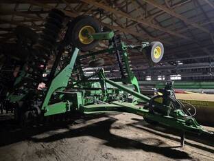 2022 John Deere 2660VT