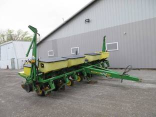 John Deere 1750