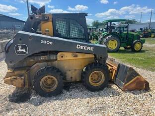 2023 John Deere 330G