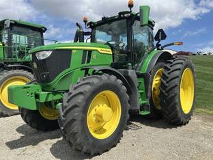 2024 John Deere 6R 215