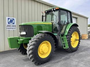 2005 John Deere 7520