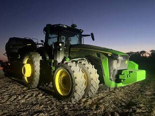 2022 John Deere 8R 410
