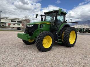 2025 John Deere 7R 230