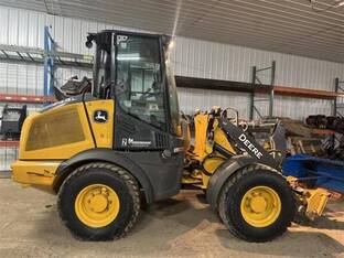 2022 John Deere 244L