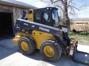 2023 John Deere 330G