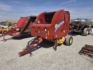 2014 New Holland ROLL-BELT 450 UTILITY
