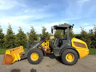 2020 John Deere 204L