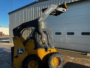 2021 John Deere 318G