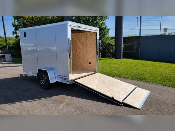 2026 Sure-Trac 6'x10' 3k / 6' interior / enclosed trail