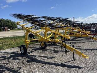 2026 New Holland PC1022