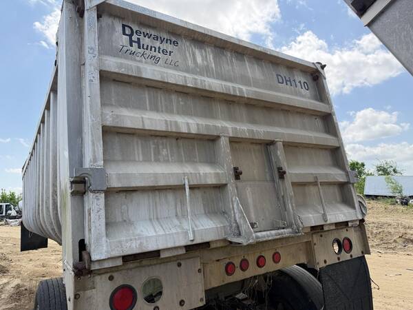 1980 Fruehauf 24 ft end dump