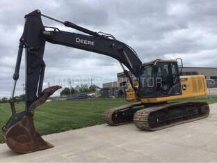 2023 John Deere 210G LC