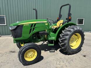 John Deere 5065E