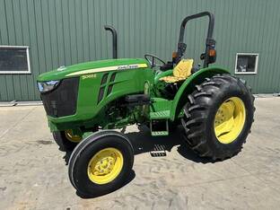 John Deere 5065E