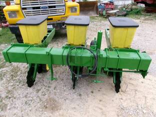 1983 John Deere 7100