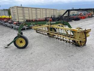 John Deere 670