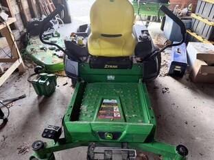 2025 John Deere Z325E