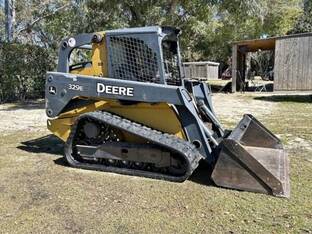 2014 John Deere 329E