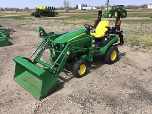 2015 John Deere 1025R
