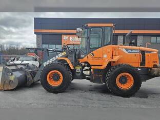 2017 Doosan DL220-5