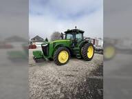 2011 John Deere 8260R