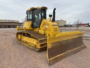 2025 Komatsu D61PXi-24