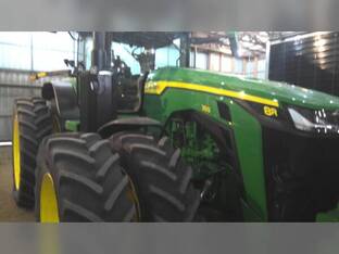 2025 John Deere 8R 250