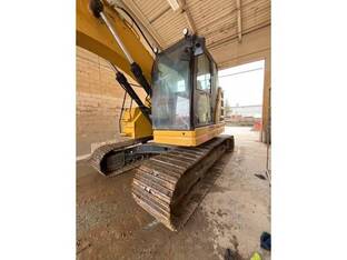 2022 Caterpillar 325