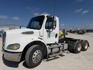 2005 Freightliner BUSINESS CLASS M2 112