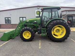 2020 John Deere 6105E