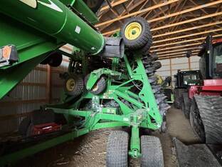 2013 John Deere 1890