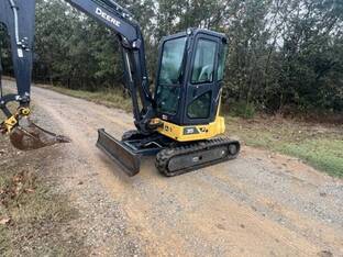 2023 John Deere 35 P