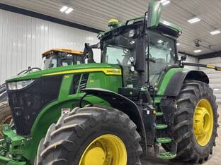 2022 John Deere 7R 310