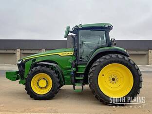 2023 John Deere 8R 250