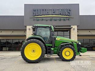 2022 John Deere 8R 250