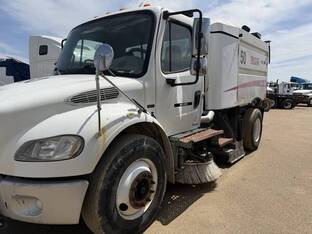 2007 Freightliner BUSINESS CLASS M2 106