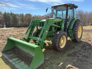 2010 John Deere 6100D