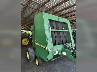 1999 John Deere 566