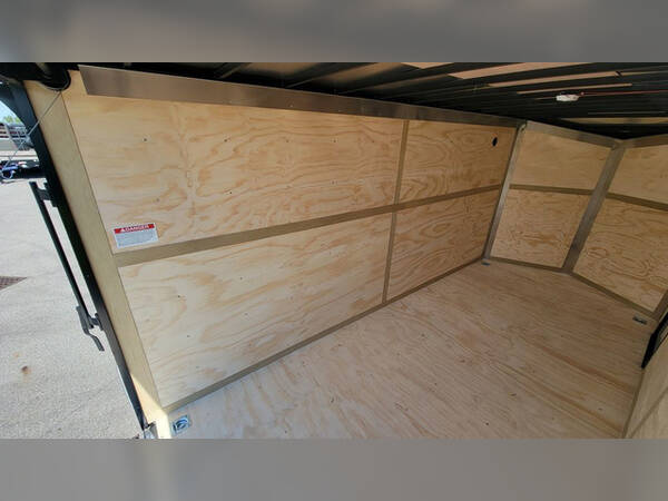 2026 United 7'x16' 7k / 7' interior / enclosed trail