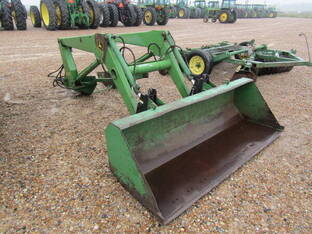 John Deere 148