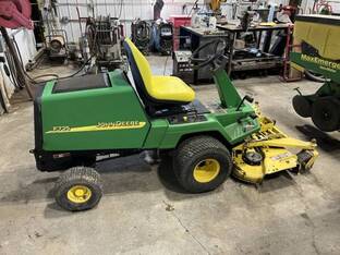 2002 John Deere F725