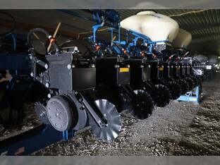 2026 Kinze 3605